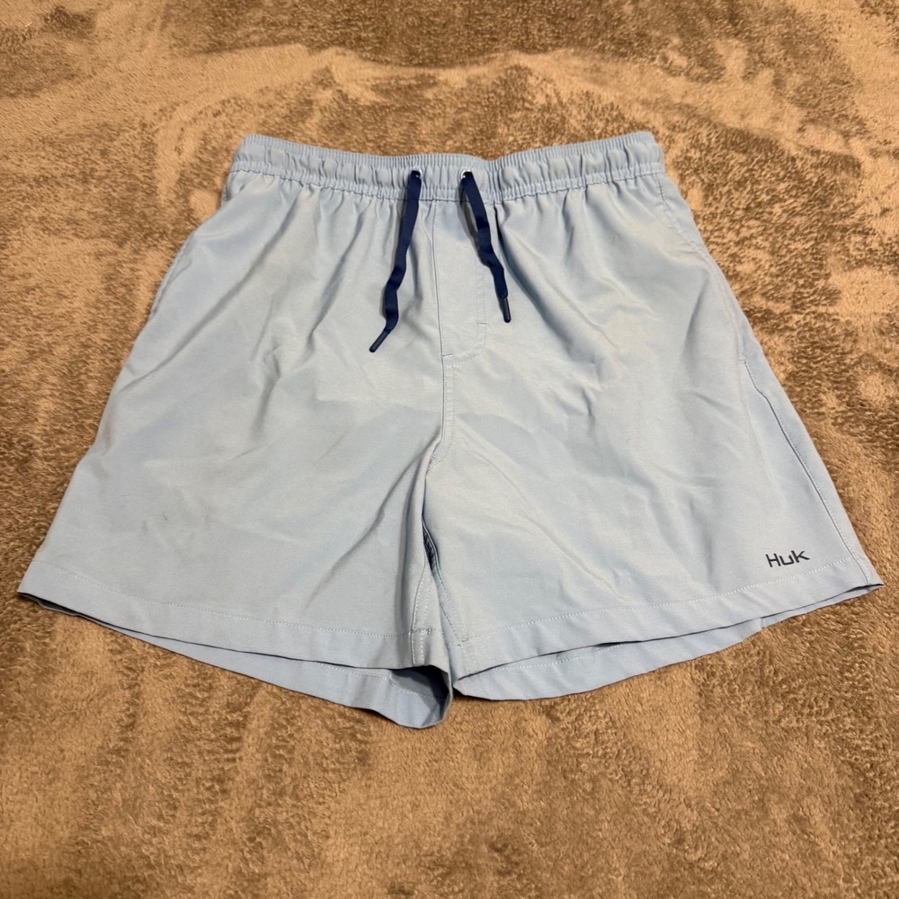 Huk Mens Light Blue Performance Fishing Shorts Mesh Lined Size M 5.5 Inseam
